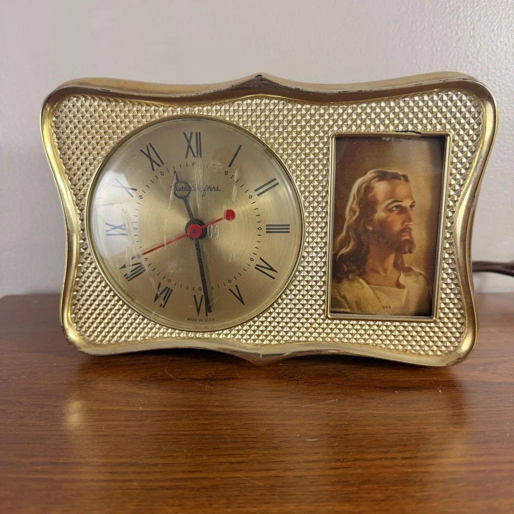 Vintage MasterCrafters Jesus Electric Clock MCM Gold Religious Working USA